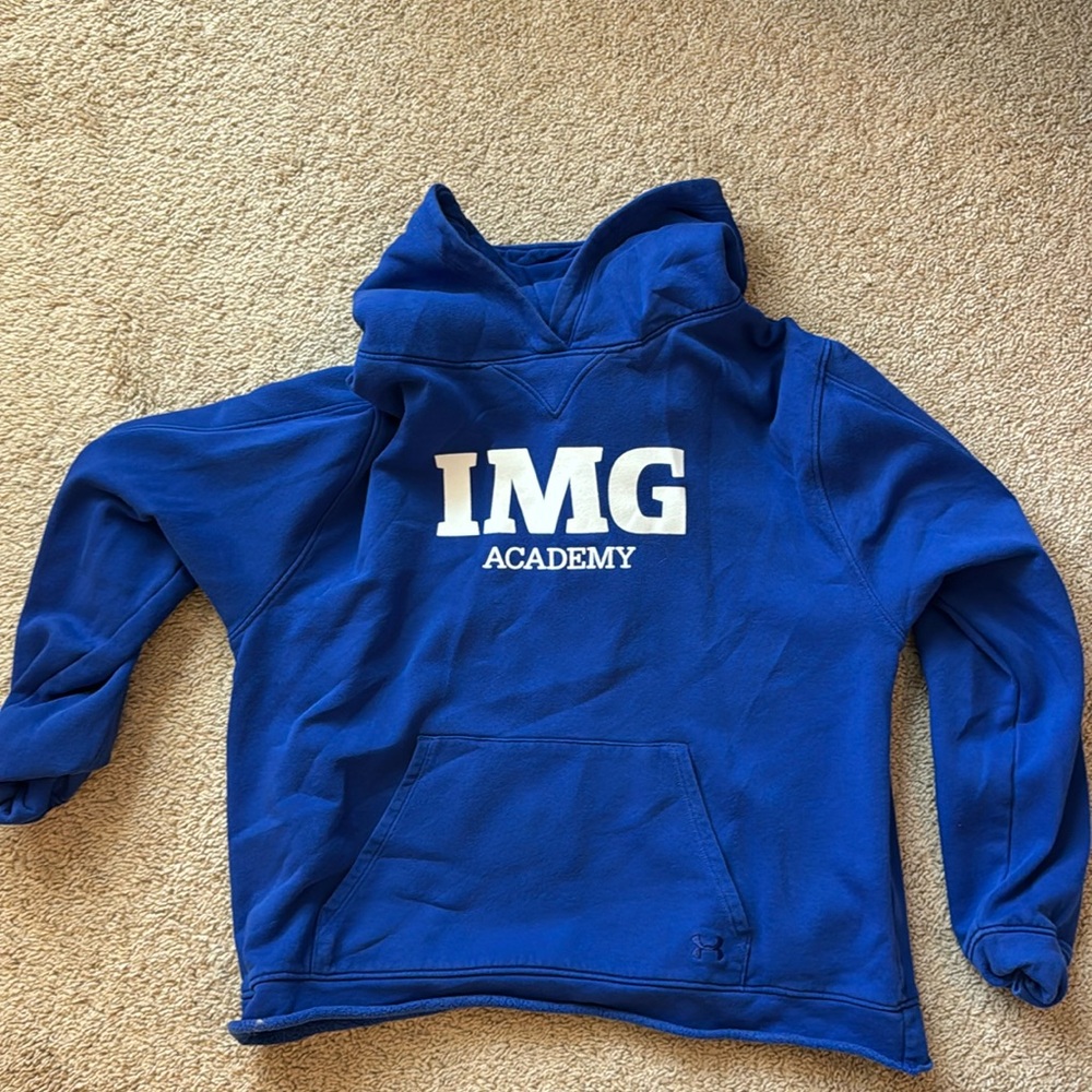 img cropped hoodie